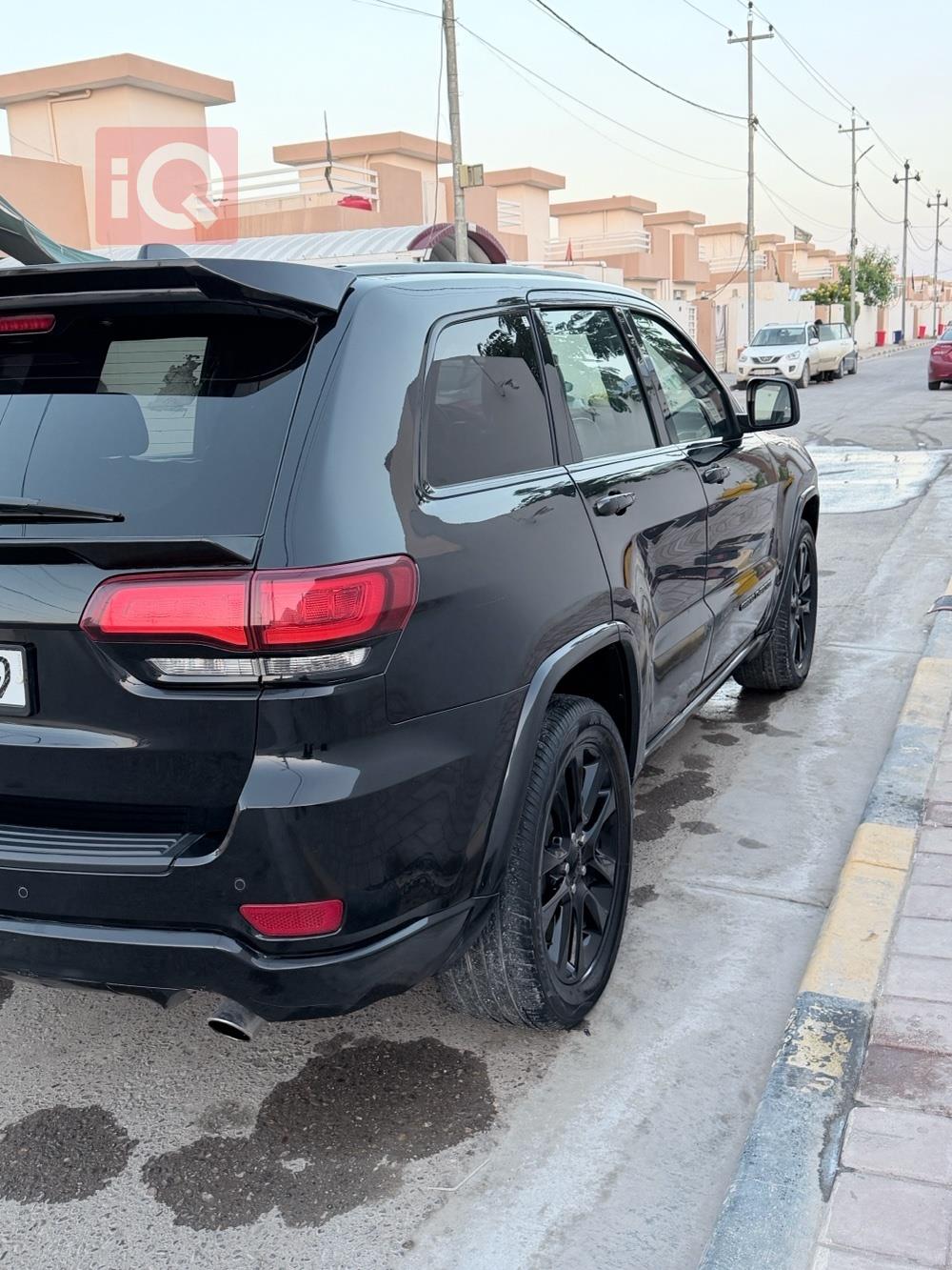 جیپ گراند شیرۆکی